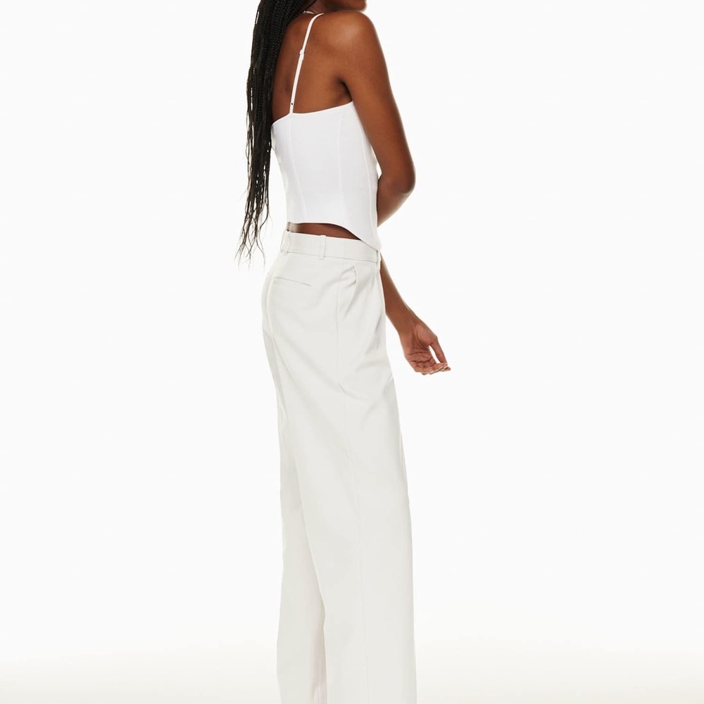 NWT Aritzia Babaton white corset top Size XL
Sculpt Knit Bustier Camisole - Picture 3 of 11